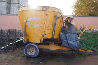 2011 LUCAS G STRAW & SILAGE MIXER WAGON - 12