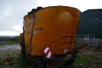 2011 LUCAS G STRAW & SILAGE MIXER WAGON - 3