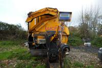 2011 LUCAS G STRAW & SILAGE MIXER WAGON - 8