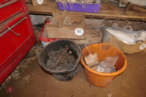 LARGE QTY OF NAILS & STAPLES