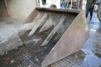 8' HEAVY DUTY HANDLER BUCKET