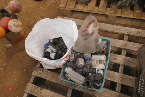 BOX & BAF OF MAINLY 25MM WATER FITTINGS