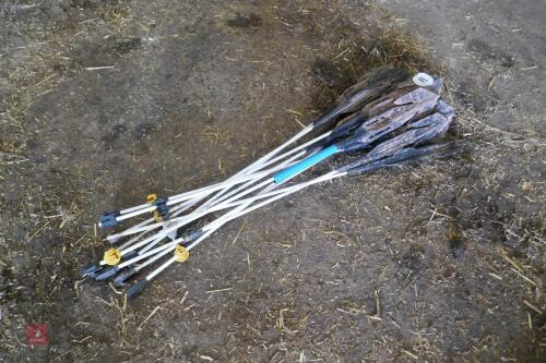 11 KIWI TEC ELECTRIC FENCING ARROW POSTS