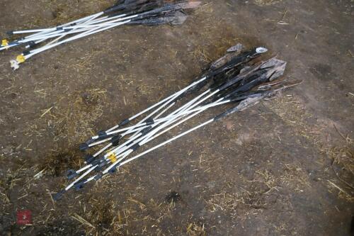 11 KIWI TEC ELECTRIC FENCING ARROW POSTS
