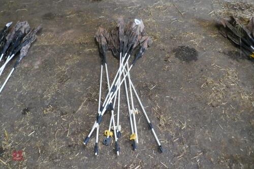 10 KIWI TEC ELECTRIC FENCING ARROW POSTS
