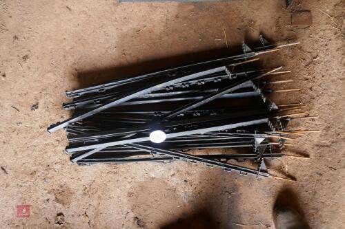 20 BLACK PLASTIC ELECTRIC FENCE STAKES