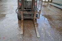 2003 LINDE H20 FORKLIFT - 11
