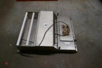ELECTRIC CELLOPHANE WRAPPING MACHINE - 3