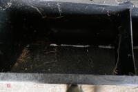 2 HENDERSON PLASTIC FREESTANDING FEEDERS - 4