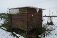 WOODEN CHICKEN HOUSE ON METAL FRAME - 2