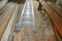 TRIPLE ALUMINIUM EXTENDING LADDER - 3