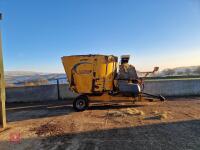 2011 LUCAS G SPIRMIX WAGON/STRAW CHOPPER