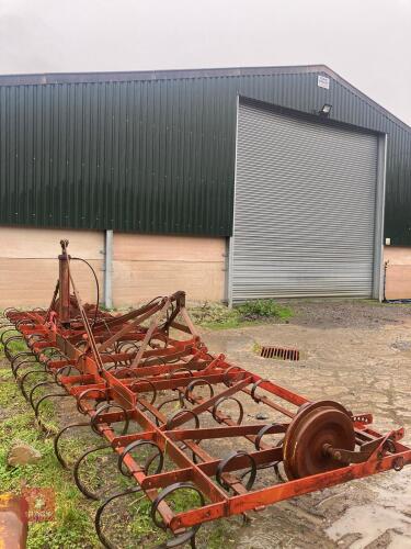 MASSEY FERGUSON 137 CULTIVATOR