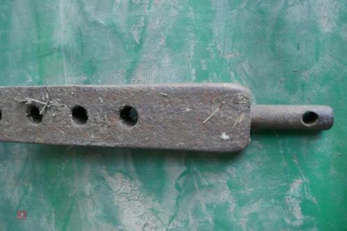9 HOLE TRACTOR DRAW BAR