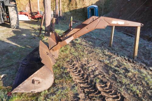 MILL MASTER FRONT END LOADER