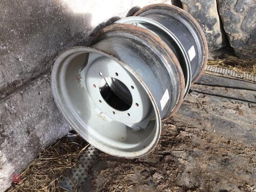 2 SUPER 8 STUD WHEEL CENTRES