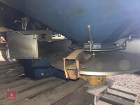 KRM BOGBALLE FERTILISER SPREADER - 6