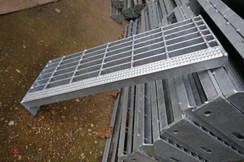 10 HEAVY DUTY GALV FIRE ESCAPE STEPS