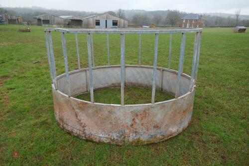IAE FREESTANDING CATTLE ROUND FEEDER