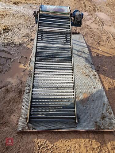 EGG CONVEYOR/ELEVATOR AND SPARE TRACK