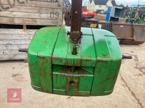 900KG JOHN DEERE WEIGHT BLOCK