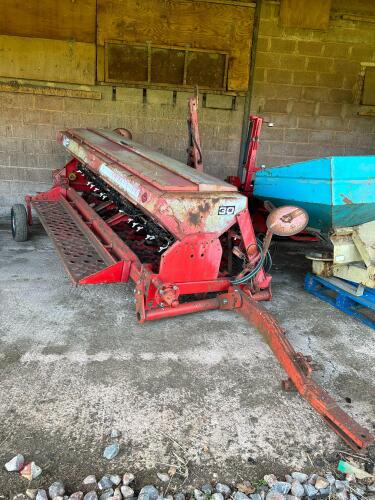 MASSEY FERGUSON MF30 SEED DRILL