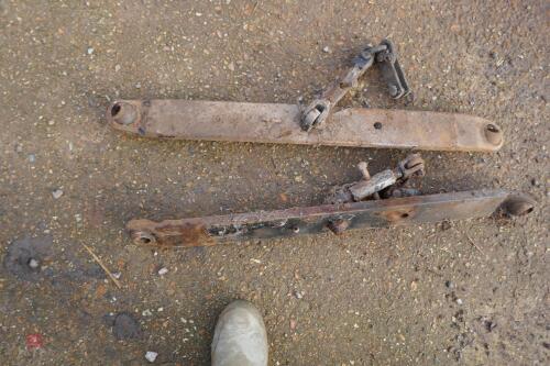 2 X INTERNATIONAL TRACTOR LINK ARMS