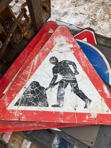 ASSORTED ROADWORK SIGNS