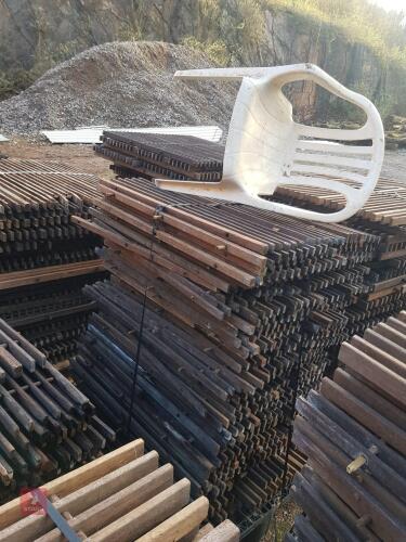 PALLET OF HARD WOOD WOODEN POULTRY SLATS