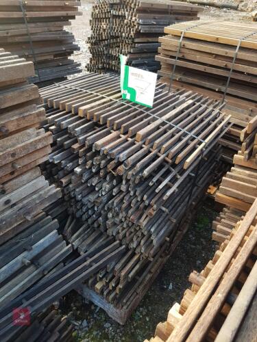 PALLET OF HARD WOOD WOODEN POULTRY SLATS