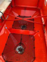 KUHN AXIS FERTILISER SPINNER 30.1 - 3
