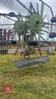 CLAAS LINER 880 TWIN ROTOR RAKE - 2