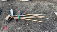 QUANTITY OF GARDEN TOOLS