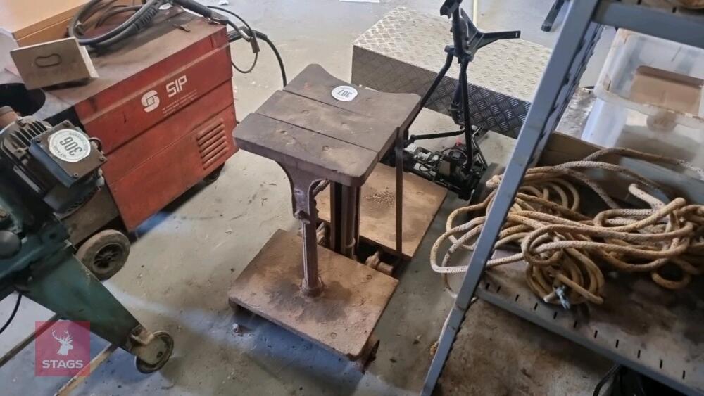 AVERY WEIGH SCALES