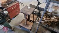 AVERY WEIGH SCALES