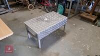 SMALL CHEQURE PLATE BENCH - 4