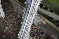 11 WHITE PLASTIC ELECTRIC FENCE STAKES - 3
