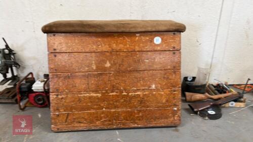 H.HUNT & SON LTD VAULTING HORSE