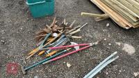 QUANTITY OF GARDEN TOOLS