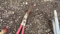 QUANTITY OF GARDEN TOOLS - 6