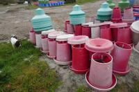 21 RED MANOLA FEEDERS - 2