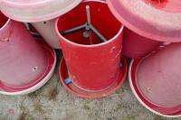 21 RED MANOLA FEEDERS - 15