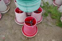 21 RED MANOLA FEEDERS - 7