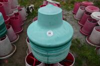 21 RED MANOLA FEEDERS - 14