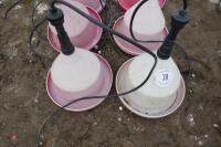 16 WM2E PLASTIC DRINKER - 3