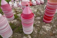 20 WM2E PLASTIC DRINKERS - 4