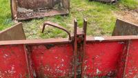 5' TIPPING LINK BOX - 8