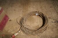 APPROX 180' OF 110V ELECTRICAL CABLE