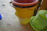 4 BUCKETS POULTRY FEDER & GALV TOP - 2