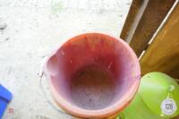 4 BUCKETS POULTRY FEDER & GALV TOP - 7